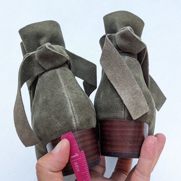 AEROSOLES Crosswalk Olive Suede ruched ankle booties fall autumn - Picture 3 of 10